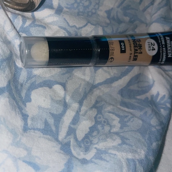 Bundle of 2 REVLON CONCEALER & FOUNDATION NEW - Picture 6 of 13